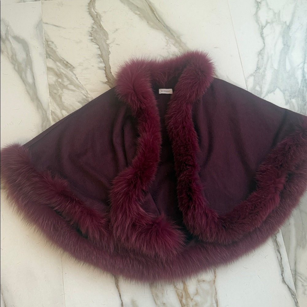 Givenchy Fox fur trimmed cape - Picture 8 of 9